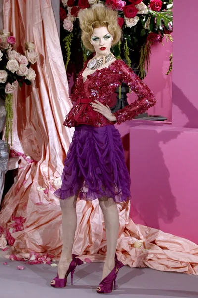 Look 18